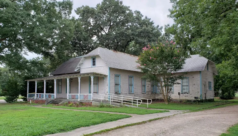 House of Many Porches in 2022 before renovation 